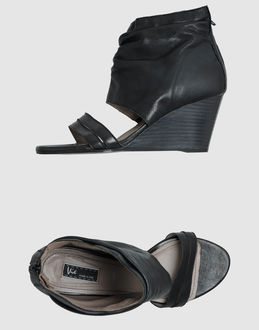 VIC - CALZATURE - Zeppe - su YOOX.COM