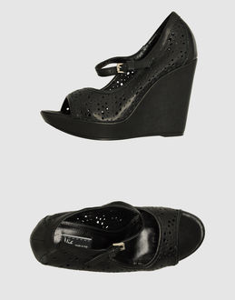 VIC - CALZATURE - Zeppe - su YOOX.COM