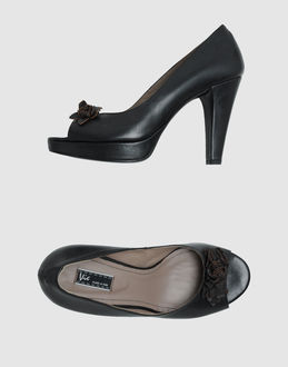 VIC - CALZATURE - Decolletes open toe - su YOOX.COM