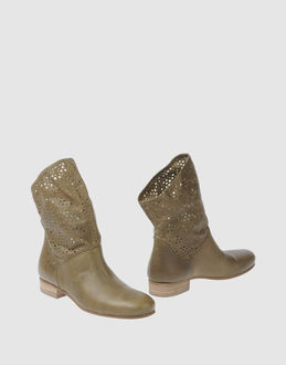 VIC - CALZATURE - Stivaletti - su YOOX.COM