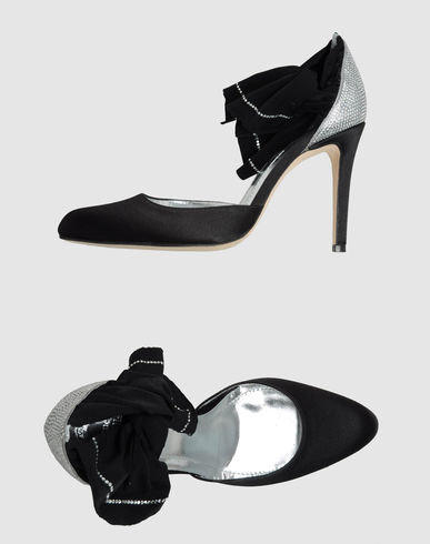 ZOOM RENE' CAOVILLA - Closed-toe slip-ons