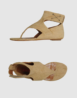 LOGAN - CALZATURE - Infradito - su YOOX.COM