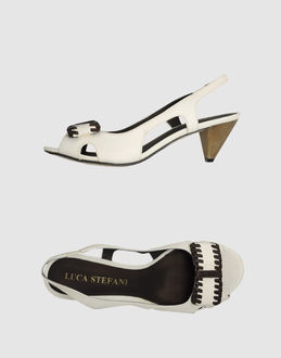 LUCA STEFANI - CALZATURE - Sandali con tacco - su YOOX.COM