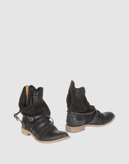 LA SUITE - CALZATURE - Stivaletti - su YOOX.COM