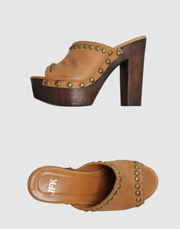 JFK - SCHUHE - Plateausandalen - bei YOOX.COM