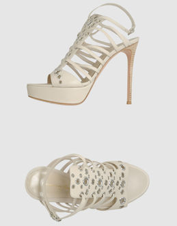 GIANVITO ROSSI - CALZATURE - Sandali con plateau - su YOOX.COM
