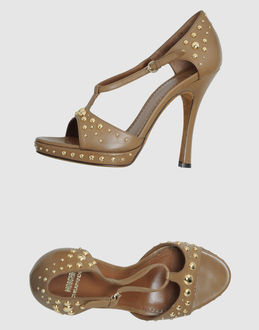 LOVE MOSCHINO - CALZATURE - Sandali con plateau - su YOOX.COM