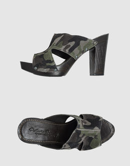 MATERIA PRIMA BY GOFFREDO FANTINI - CALZATURE - Sandali con plateau - su YOOX.COM