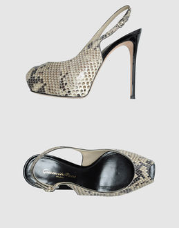 GIANVITO ROSSI - CALZATURE - Sandali con plateau - su YOOX.COM