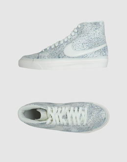 NIKE - CALZATURE - Sneakers alte - su YOOX.COM