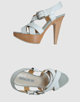 YOHJI YAMAMOTO - SCHUHE - Plateausandalen - bei YOOX.COM