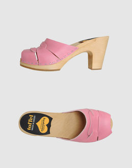 SWEDISH HASBEENS - CALZATURE - Sandali con tacco - su YOOX.COM