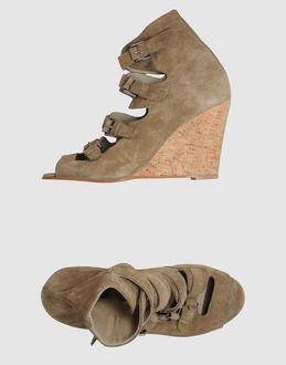 SURFACE TO AIR - CALZATURE - Zeppe - su YOOX.COM