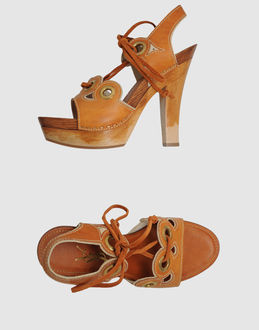 YVES SAINT LAURENT RIVE GAUCHE - CALZATURE - Sandali con plateau - su YOOX.COM