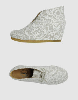AMERICAN RETRO FOR CLARKS - CALZATURE - Zeppe - su YOOX.COM