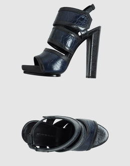 BALENCIAGA - CALZATURE - Sandali con plateau - su YOOX.COM