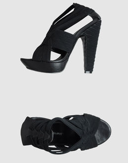 UN UNITED NUDE - CALZATURE - Sandali con plateau - su YOOX.COM