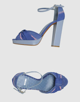 MOSCHINO CHEAPANDCHIC - CALZATURE - Sandali con plateau - su YOOX.COM