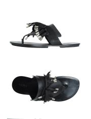 HIGH - Flip flops