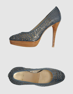 STUART WEITZMAN - CALZATURE - Decolletes con plateau - su YOOX.COM