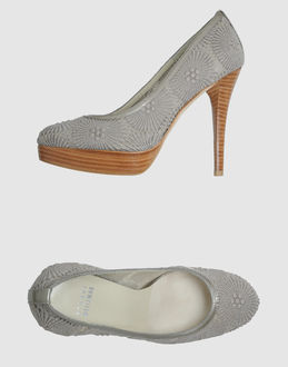 STUART WEITZMAN - CALZATURE - Decolletes con plateau - su YOOX.COM