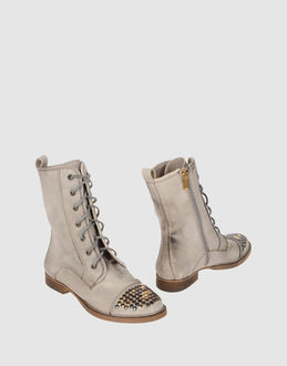 LATITUDE FEMME - CALZATURE - Stivaletti - su YOOX.COM