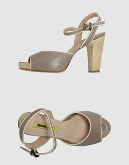 MANAS LEA FOSCATI - CALZATURE - Sandali con plateau - su YOOX.COM