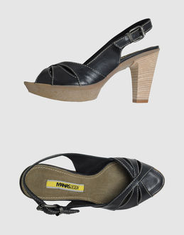 MANAS - CALZATURE - Sandali con plateau - su YOOX.COM