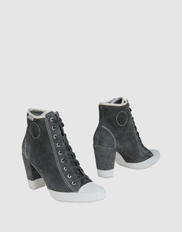LOGAN CROSSING - CALZATURE - Stivaletti - su YOOX.COM