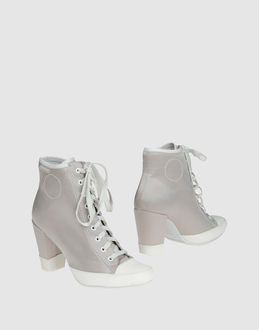 LOGAN CROSSING - CALZATURE - Stivaletti - su YOOX.COM