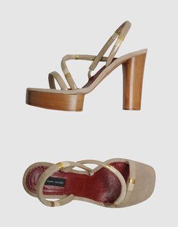 MARC JACOBS - CALZATURE - Sandali con plateau - su YOOX.COM