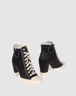 LOGAN CROSSING - CALZATURE - Stivaletti - su YOOX.COM