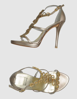 STUART WEITZMAN - CALZATURE - Sandali con plateau - su YOOX.COM