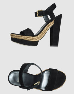 STUART WEITZMAN - CALZATURE - Sandali con plateau - su YOOX.COM