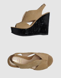 FENDI - CALZATURE - Zeppe - su YOOX.COM