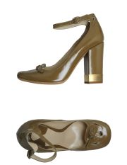 CHLOE' - Closed-toe slip-ons 