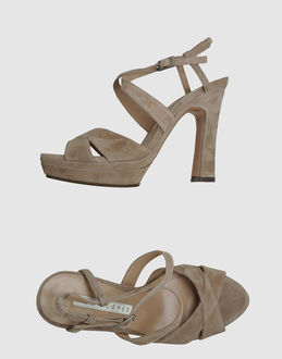 PURA LÓPEZ - CALZATURE - Sandali con plateau - su YOOX.COM
