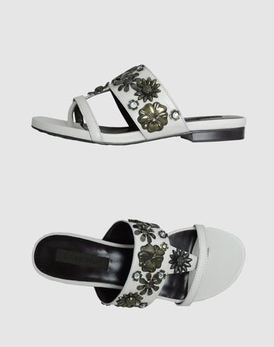 ZOOM LUCA STEFANI - Thong sandal