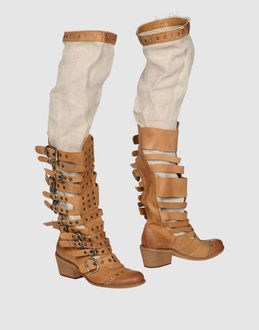 STRATEGIA - CALZATURE - Stivali con tacco - su YOOX.COM