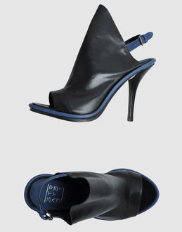 STRATEGIA - SCHUHE - Plateausandalen - bei YOOX.COM