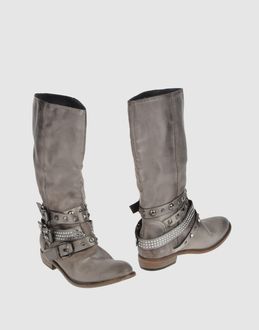 JFK - CALZATURE - Stivali - su YOOX.COM