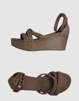 JFK - CALZATURE - Zeppe - su YOOX.COM