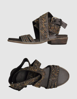 JFK - CALZATURE - Sandali con tacco - su YOOX.COM