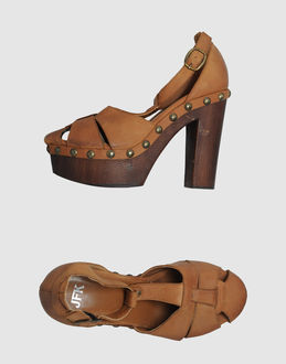 JFK - CALZATURE - Sandali con plateau - su YOOX.COM