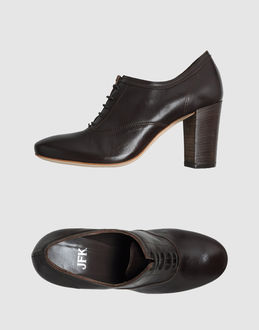 JFK - CALZATURE - Stringate - su YOOX.COM