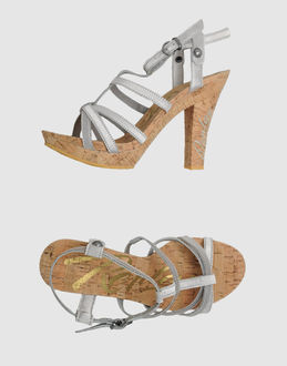 REPLAY - CALZATURE - Sandali con plateau - su YOOX.COM