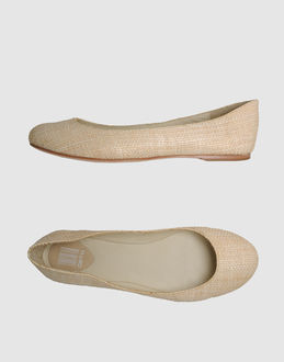 GET U - CALZATURE - Ballerine - su YOOX.COM