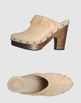 GET U - CALZATURE - Sabot - su YOOX.COM