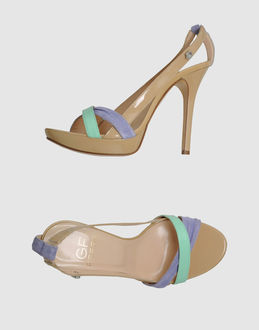 GF FERRE' - CALZATURE - Sandali con plateau - su YOOX.COM