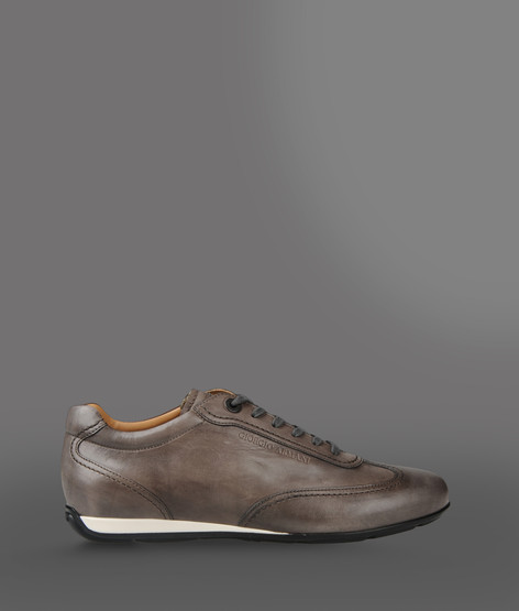 Sneaker in effetto used